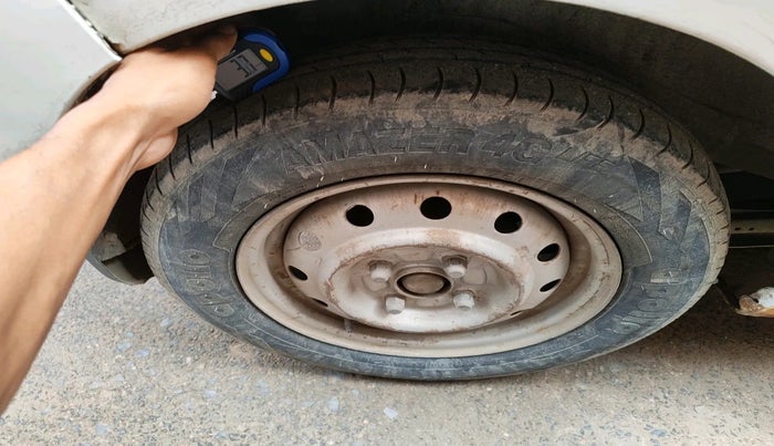 2015 Maruti Wagon R 1.0 LXI, Petrol, Manual, 93,029 km, tyre