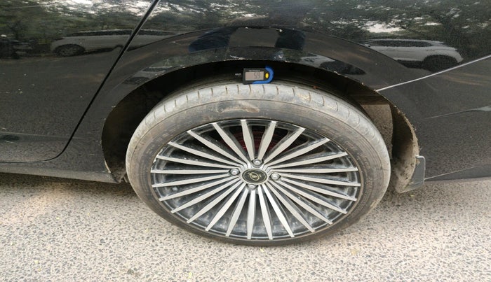 2024 Hyundai Verna SX(O) 1.5 MPI IVT , Petrol, Automatic, 12,888 km, tyre