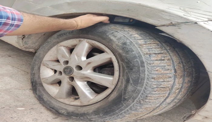 2017 Tata Zest XT PETROL, Petrol, Manual, 75,579 km, tyre