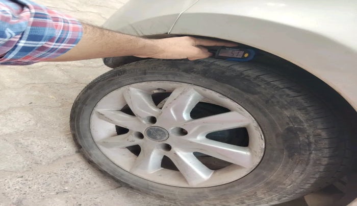 2017 Tata Zest XT PETROL, Petrol, Manual, 75,579 km, tyre