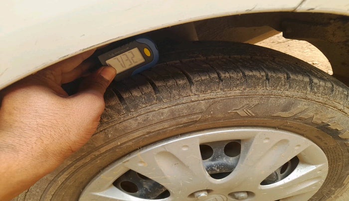 2015 Honda Amaze 1.2L I-VTEC S, Petrol, Manual, 1,11,123 km, tyre