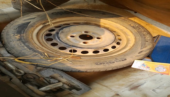 2015 Honda Amaze 1.2L I-VTEC S, Petrol, Manual, 1,11,123 km, tyre