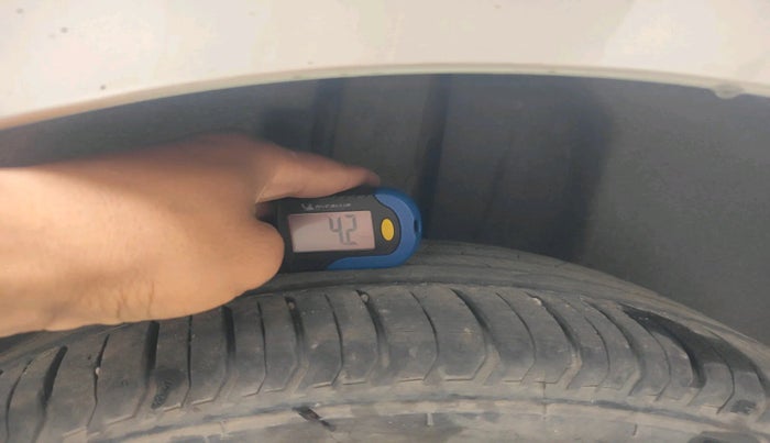 2023 Volkswagen VIRTUS HIGHLINE TSI 1.0 MT, Petrol, Manual, 35,556 km, tyre