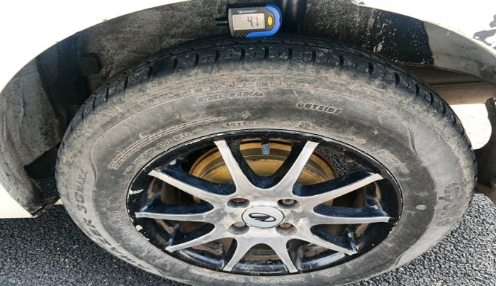 2012 Mahindra Verito 1.5 D6, Diesel, Manual, 1,31,528 km, tyre