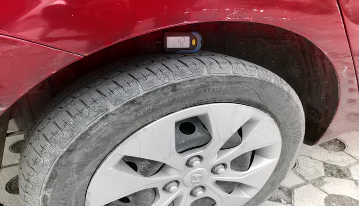 2016 Hyundai Xcent S 1.2, Petrol, Manual, 35,552 km, tyre