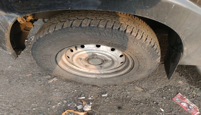 2010 Mahindra Scorpio LX, Diesel, Manual, 1,29,500 km, tyre