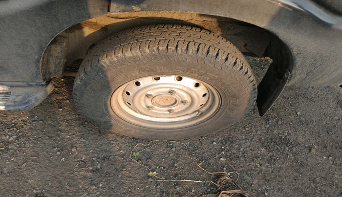 2010 Mahindra Scorpio LX, Diesel, Manual, 1,29,500 km, tyre