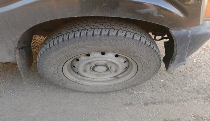 2010 Mahindra Scorpio LX, Diesel, Manual, 1,29,500 km, tyre