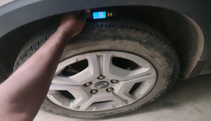 2020 KIA SONET HTX 1.0 IMT, Petrol, Manual, 24,498 km, tyre