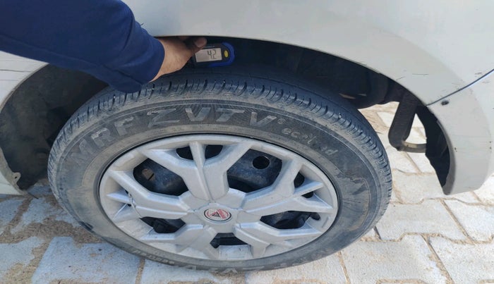 2019 Maruti New Wagon-R VXI 1.2, Petrol, Manual, 82,705 km, tyre