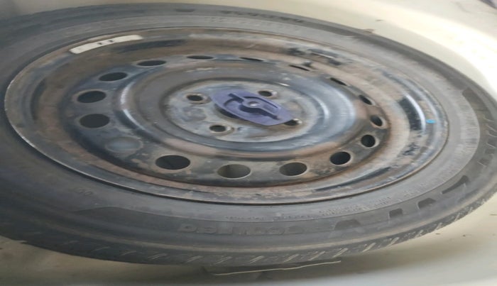 2019 Maruti New Wagon-R VXI 1.2, Petrol, Manual, 82,705 km, tyre