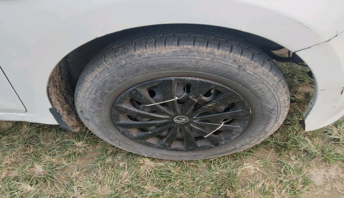 2016 Hyundai Elite i20 MAGNA 1.2, Petrol, Manual, 1,49,131 km, tyre