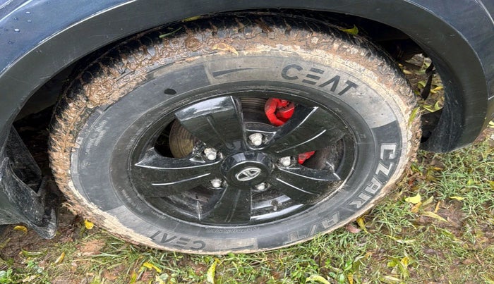 2019 Tata Hexa XM PLUS 4X2 7 STR, Diesel, Manual, 93,979 km, tyre