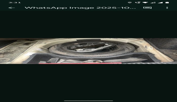 2012 Volkswagen Vento COMFORTLINE DIESEL 1.6, Diesel, Manual, 1,21,218 km, tyre