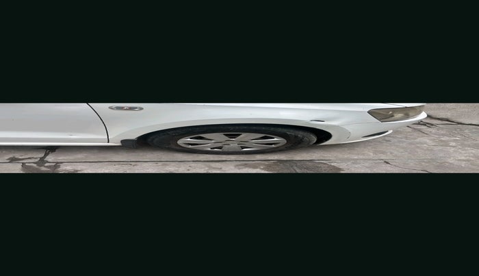 2012 Volkswagen Vento COMFORTLINE DIESEL 1.6, Diesel, Manual, 1,21,218 km, tyre