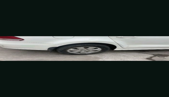 2012 Volkswagen Vento COMFORTLINE DIESEL 1.6, Diesel, Manual, 1,21,218 km, tyre