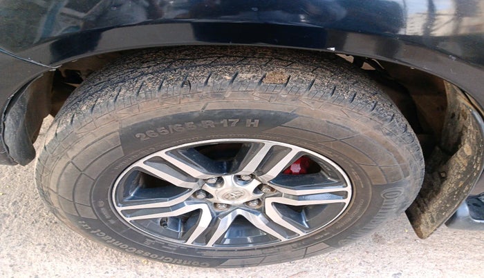 2010 Toyota Fortuner 3.0 4X4 MT, Diesel, Manual, 1,92,113 km, tyre