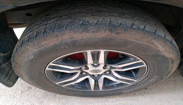 2010 Toyota Fortuner 3.0 4X4 MT, Diesel, Manual, 1,92,113 km, tyre