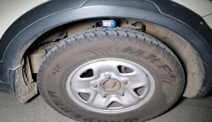 2017 Tata Hexa XE 4X2 7 STR, Diesel, Manual, 87,275 km, tyre