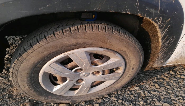 2017 Renault Kwid RXL, Petrol, Manual, 1,03,775 km, tyre