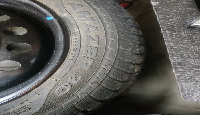 2010 Maruti Wagon R 1.0 VXI, Petrol, Manual, 52,054 km, tyre