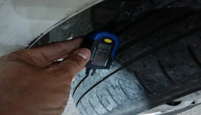 2011 Toyota Etios G, Petrol, Manual, 43,909 km, tyre