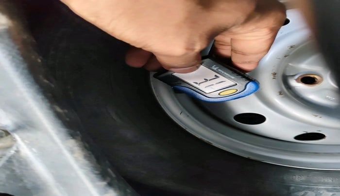 2018 Maruti Wagon R 1.0 LXI CNG, Petrol, Manual, 90,984 km, tyre