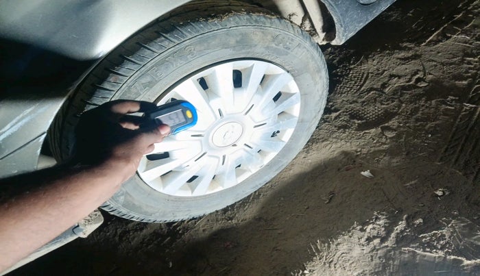 2013 Chevrolet Sail 1.2 LS ABS, Petrol, Manual, 1,12,754 km, tyre