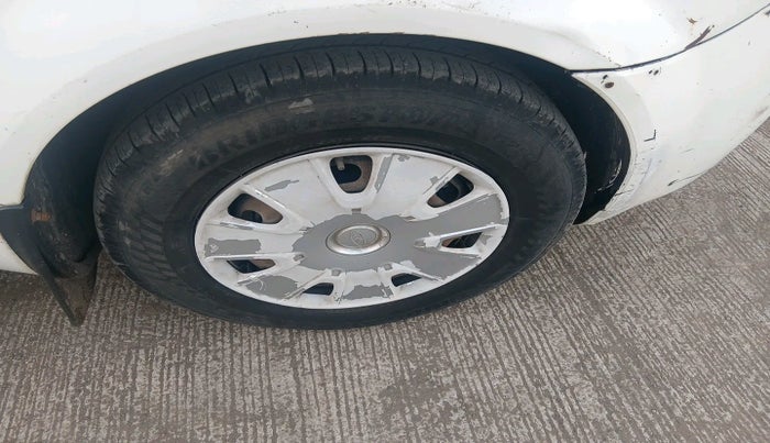 2013 Ford Classic LXI 1.4 DIESEL, Diesel, Manual, 2,42,701 km, tyre