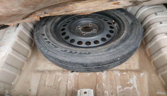 2011 Nissan Sunny XV PETROL, Petrol, Manual, 1,46,526 km, tyre