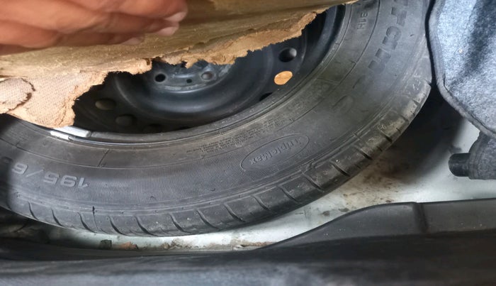 2020 Hyundai VENUE SX 1.5 CRDI, Diesel, Manual, 1,32,672 km, tyre