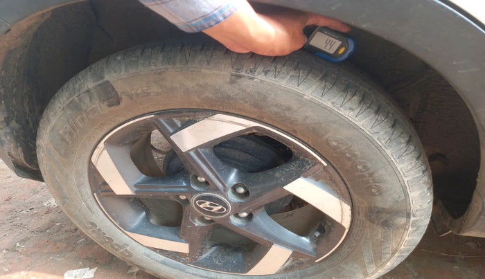 2020 Hyundai VENUE SX 1.5 CRDI, Diesel, Manual, 1,32,672 km, tyre