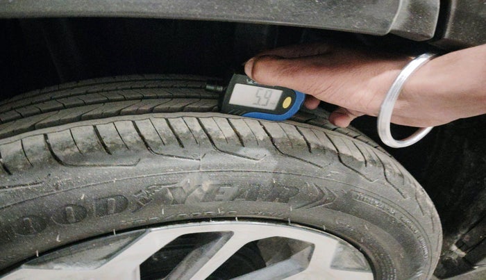 2025 Maruti FRONX ALPHA 1.0 TURBO MT, Petrol, Manual, 5,616 km, tyre