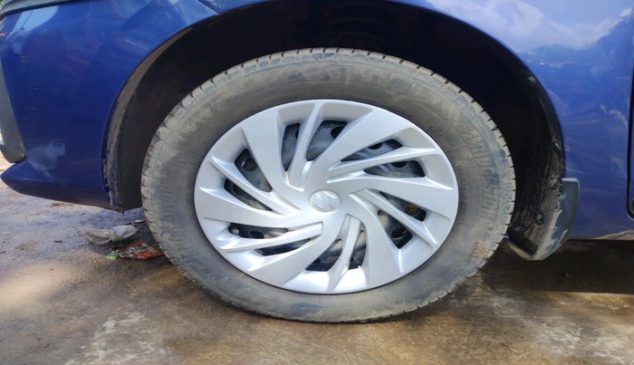 2021 Maruti Ertiga VXI CNG, Petrol, Manual, 14,926 km, tyre