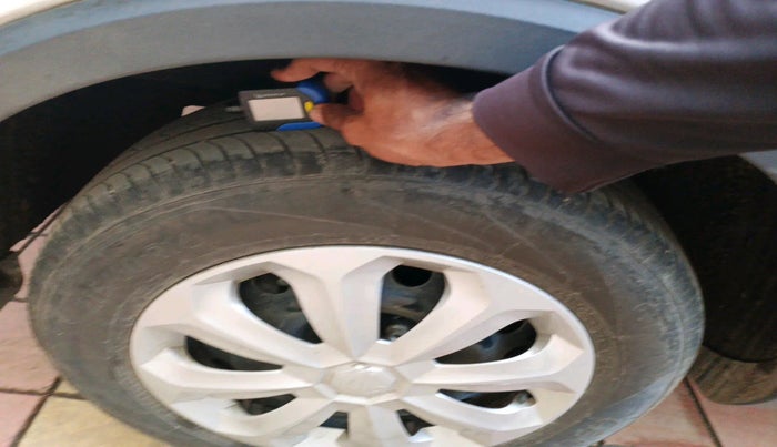 2024 MG ASTOR Sprint 1.5 MT (Ivory), Petrol, Manual, 9,550 km, tyre