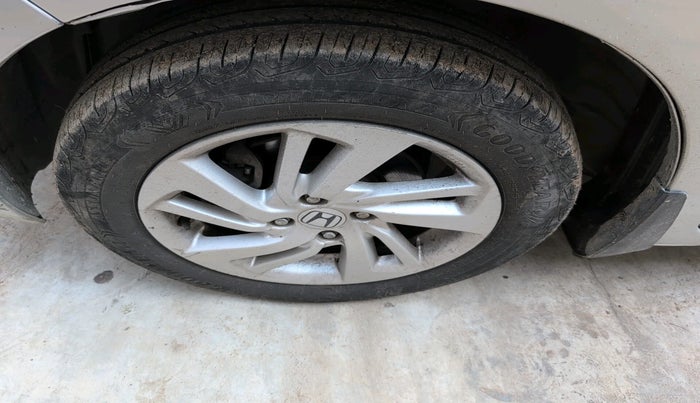 2017 Honda Jazz 1.2L I-VTEC V, Petrol, Manual, 43,238 km, tyre