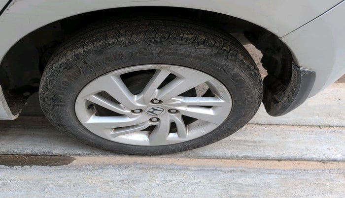 2017 Honda Jazz 1.2L I-VTEC V, Petrol, Manual, 43,238 km, tyre