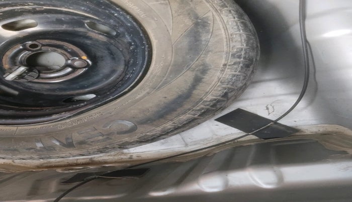 2019 Renault Kwid RXT 0.8, Petrol, Manual, 51,998 km, tyre