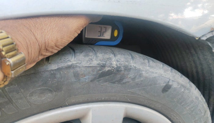 2013 Hyundai Eon MAGNA +, Petrol, Manual, 59,468 km, tyre