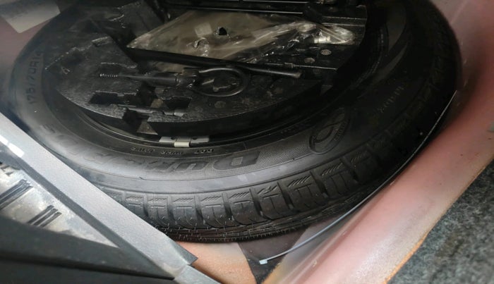 2018 Volkswagen Polo COMFORTLINE 1.0L MPI, Petrol, Manual, 96,527 km, tyre