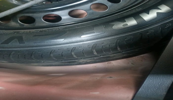 2019 Toyota Glanza V CVT, Petrol, Automatic, 1,23,211 km, tyre