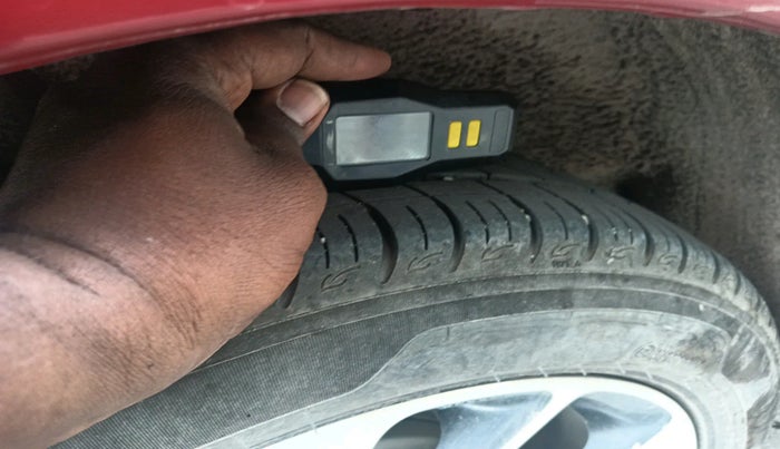 2019 Toyota Glanza V CVT, Petrol, Automatic, 1,23,211 km, tyre