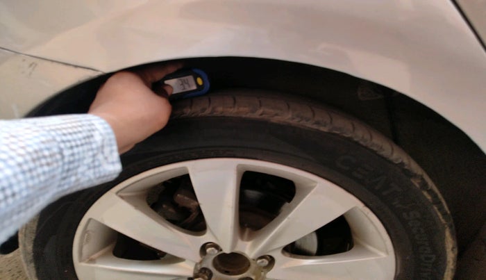 2011 Hyundai Verna FLUIDIC 1.6 VTVT SX, Petrol, Manual, 1,13,789 km, tyre