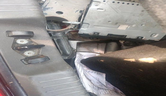 2011 Hyundai i10 ERA 1.1, Petrol, Manual, 1,42,018 km, tyre