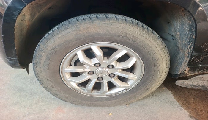 2016 Mahindra TUV300 T8 AMT, Diesel, Automatic, 84,307 km, tyre