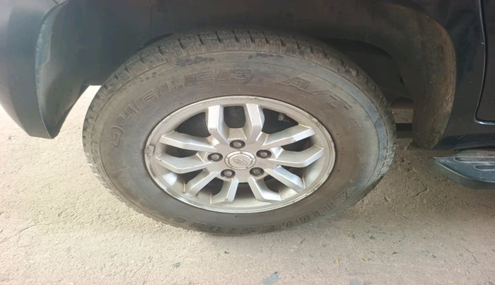 2016 Mahindra TUV300 T8 AMT, Diesel, Automatic, 84,307 km, tyre