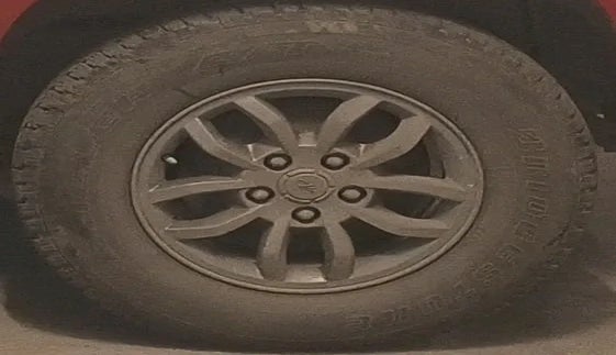 2016 Mahindra TUV300 T8 AMT, Diesel, Automatic, 84,307 km, tyre