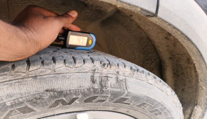 2023 Mahindra XUV700 AX 5 D AT 5 STR, Diesel, Automatic, 1,50,491 km, tyre