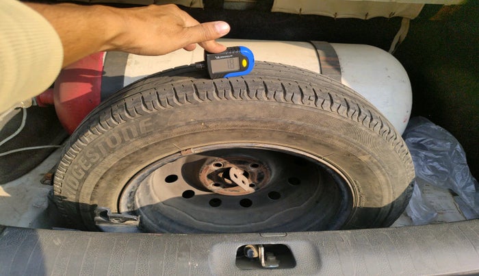 2012 Maruti Swift Dzire VXI, Petrol, Manual, 92,990 km, tyre