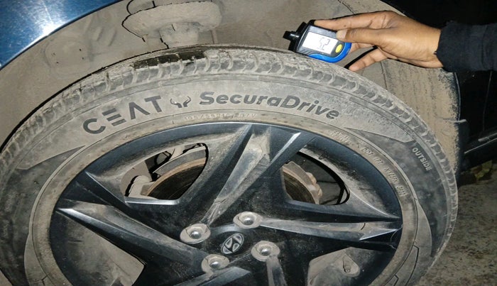 2022 Hyundai NEW I20 SPORTZ 1.2 MT, Petrol, Manual, 33,662 km, tyre